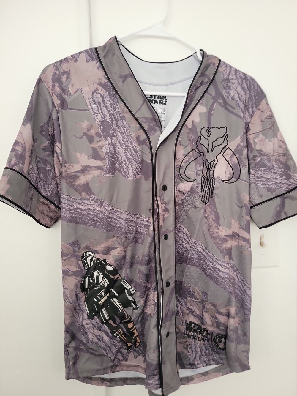 Star Wars Mandalorian short sleeve camo jersey front button closure size S NWT